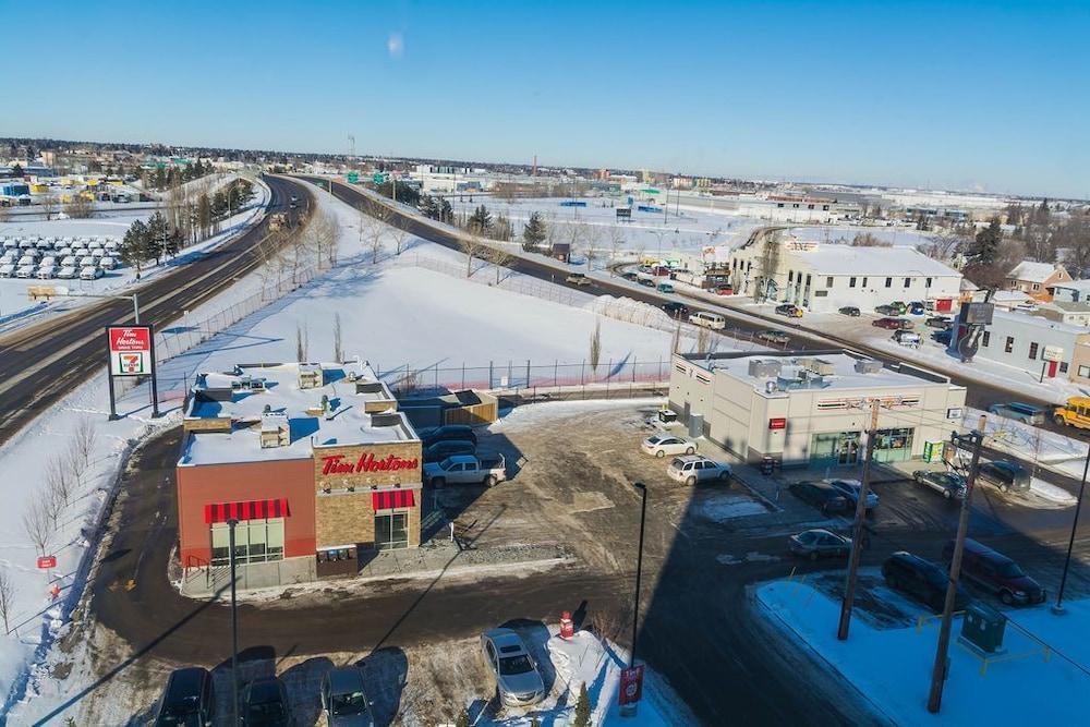 Coliseum Inn Edmonton Exterior photo